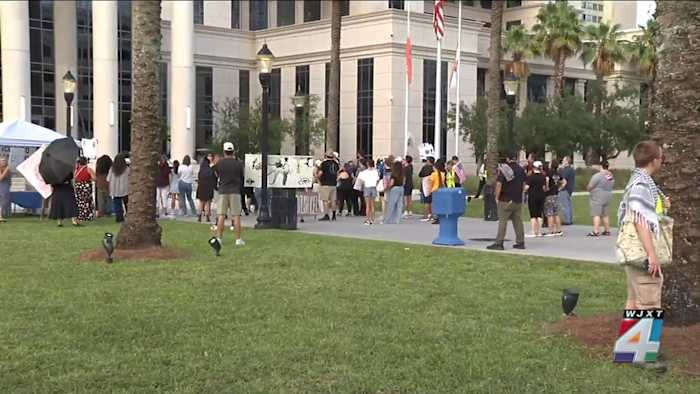 Jacksonville rally demands ICE accountability after man killed fleeing agents in St. Johns County