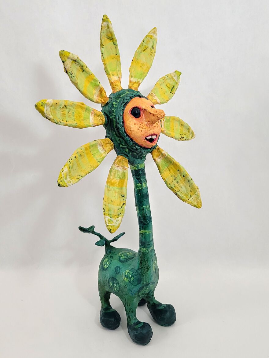 'Pippi the bloomin' 4-legged flower' is part of Ocasiocasa's Flower Power collection.