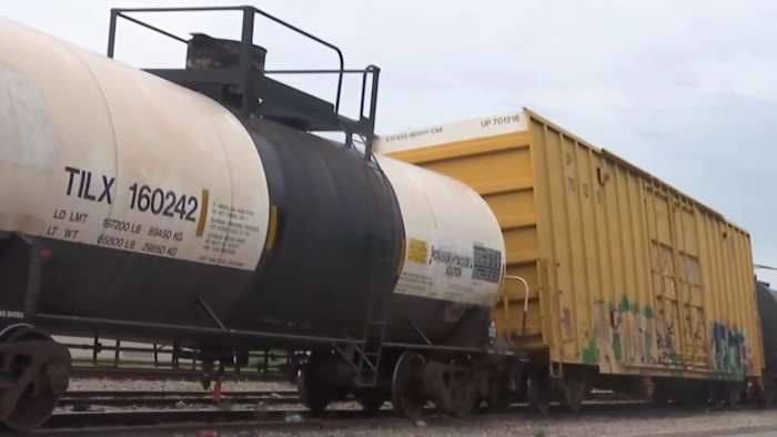 Train comes off the tracks in College Park neighborhood of Orlando