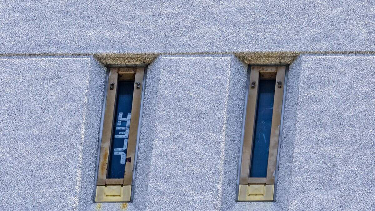 ICE Detainees Face Harsh Conditions at Miami Federal Prison
