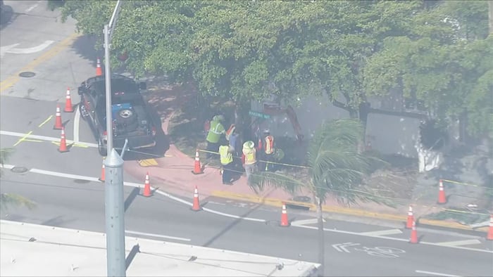 Public bus crashes into building, prompting evacuation and street closures in Miami Beach