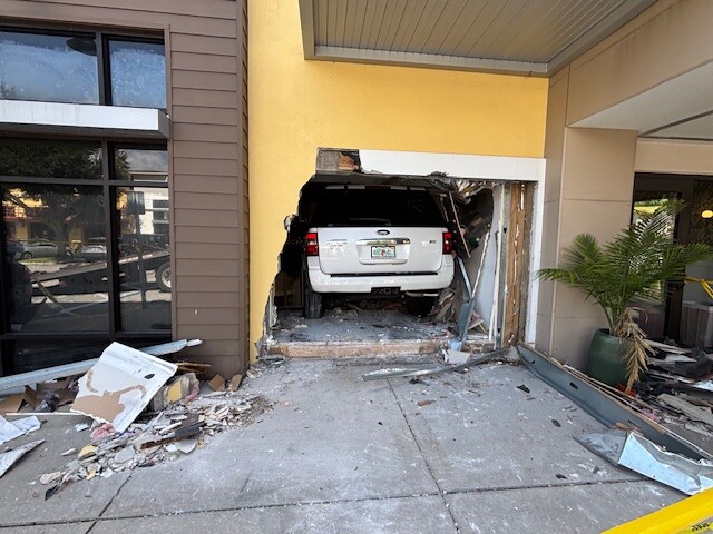 vehicle into restaurant in Carrollwood