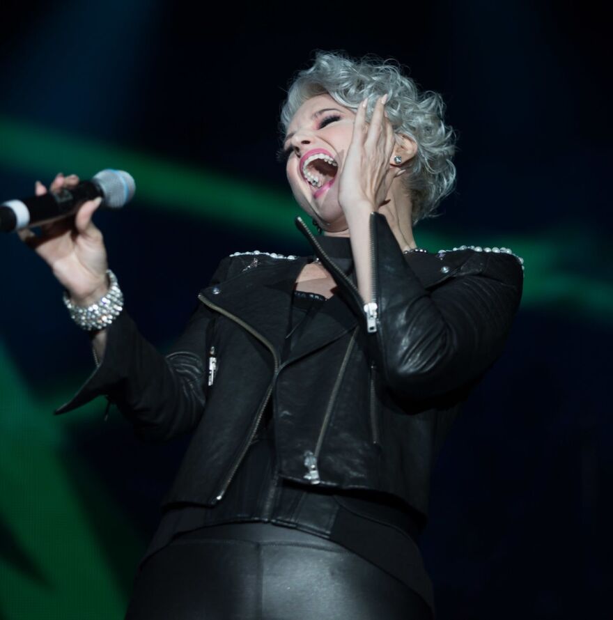 Vocalist Stephanie Hodgdon
