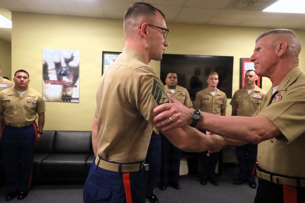 CMC Visits RS Tampa, Awards Navy Commendation Medal to Tampa Station Commander Staff Sgt. Vitti