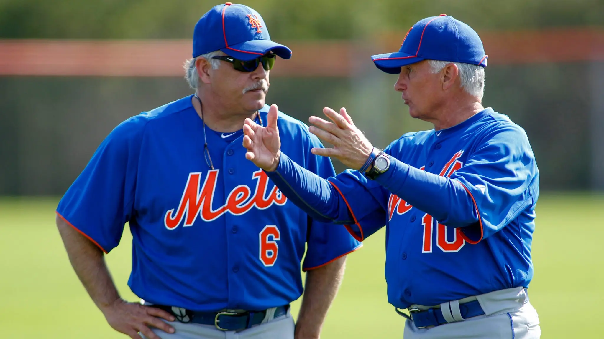 new-york-mets-manager-collins-and-mets-minor-league-manager-backman-speak-during-the-mets-mlb-baseball-spring-training-workout-in-port-st-lucie-2