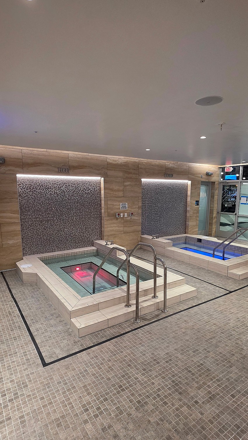 Hot and cold plunges are available in the recovery area.