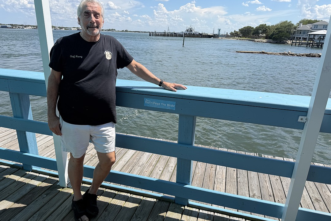 Former owner takes over the Sandollar Restaurant