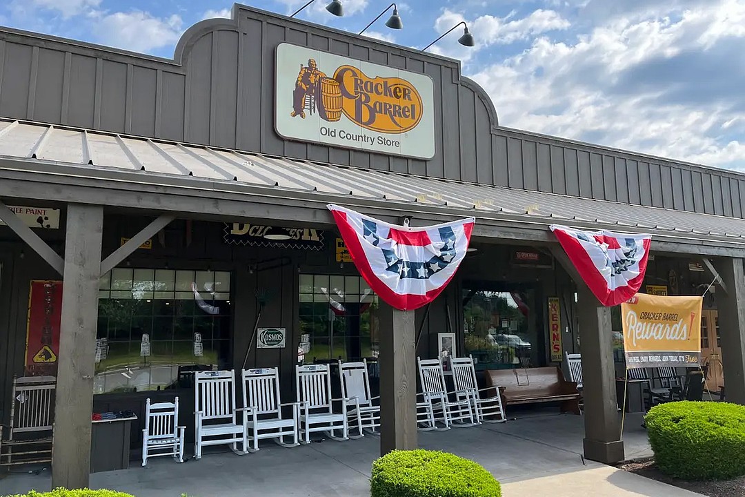 Two Northeast Florida Cracker Barrel stores appear tied to $77 million national sale-leaseback deal