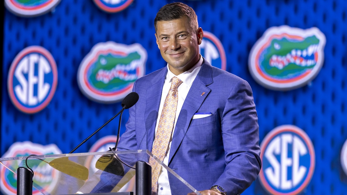 Florida's Jon Sumrall Calls Out Reporters When Phone Goes Off During Presser in Trending Video