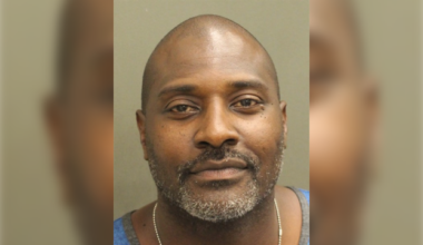 Former NFL player arrested on domestic battery charge in Florida