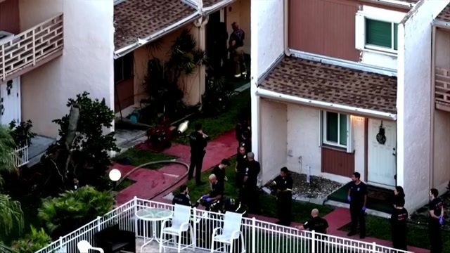 Elderly man injured after jumping from balcony of burning apartment building in Hollywood - WSVN 7News | Miami News, Weather, Sports