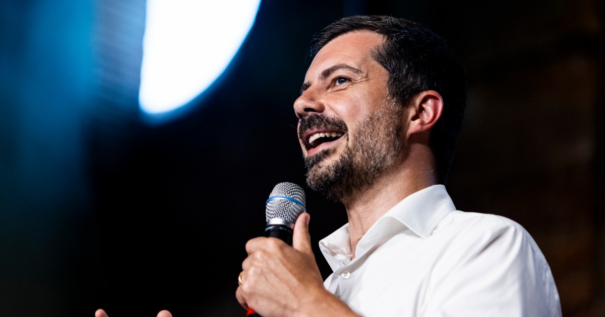 At a Florida fundraiser, Pete Buttigieg stresses the need to ‘restore democracy’