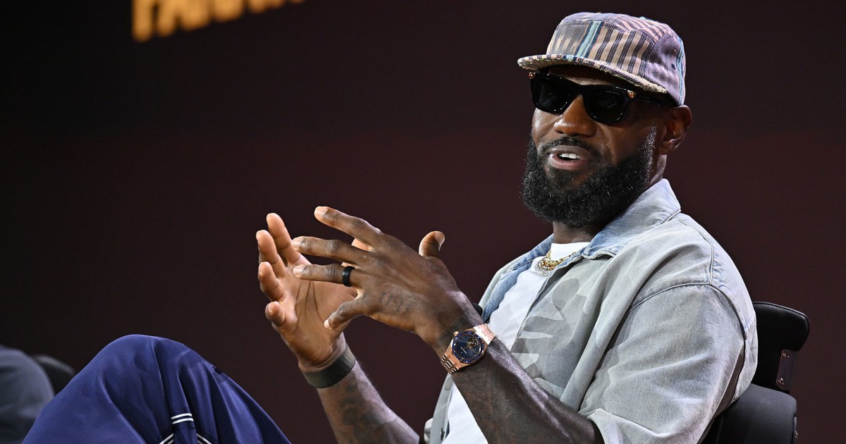 Heat post, then delete, link to LeBron James introductory press conference video
