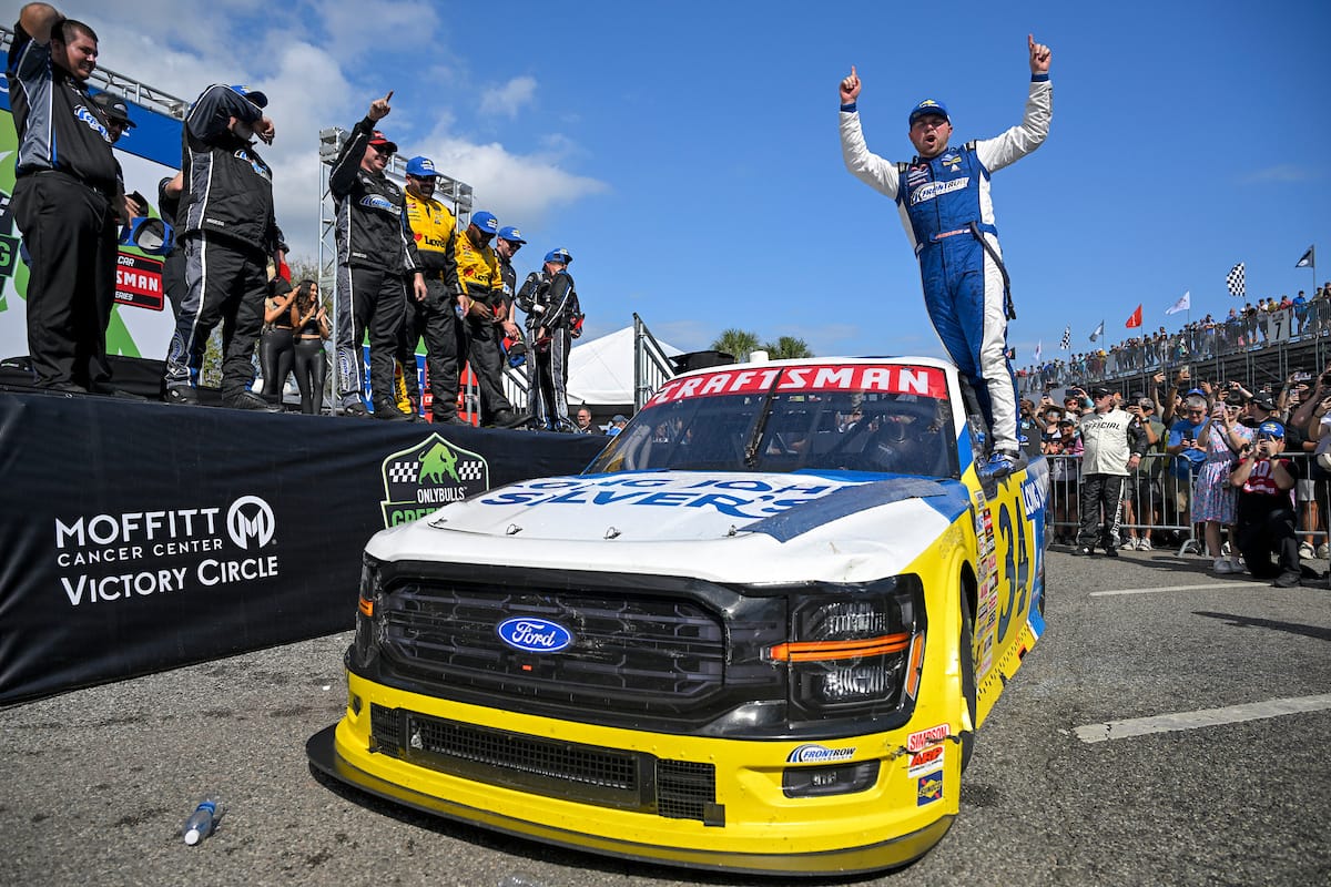 Credit: #34: Layne Riggs, Front Row Motorsports, Long John Silver's Ford F-150, winner, celebration, victory lane
