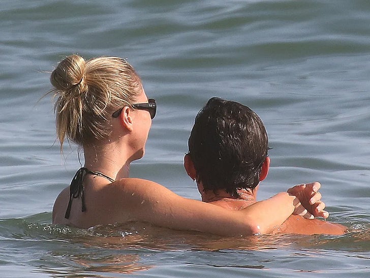 0727-Orlando-Bloom-Italian-Vacay-SUB-2