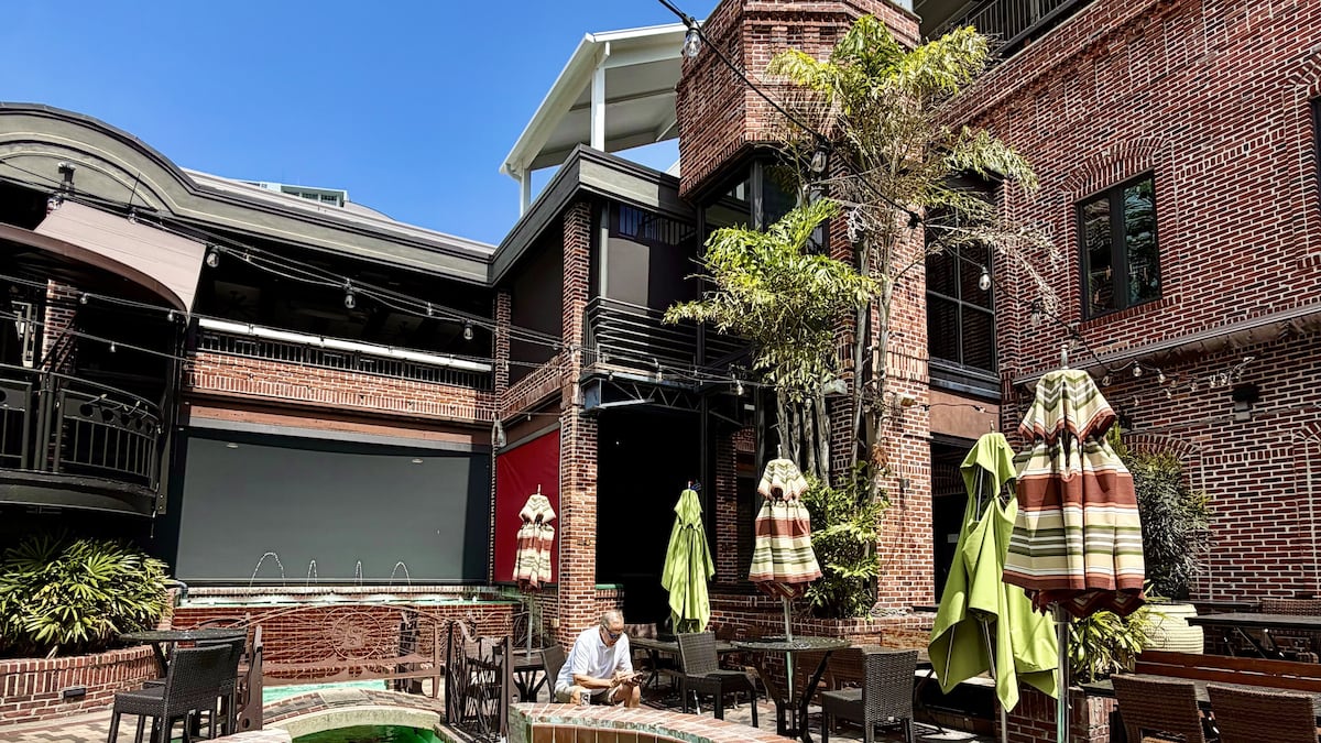 Rreal Tacos buys former Red Mesa Cantina building in St. Petersburg