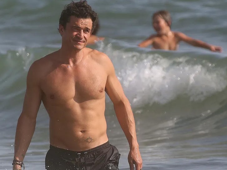 0727-Orlando-Bloom-Italian-Vacay-SUB