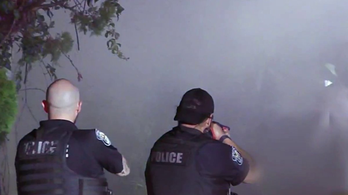 Man sets Hollywood home on fire, refuses to leave, officials say – NBC 6 South Florida