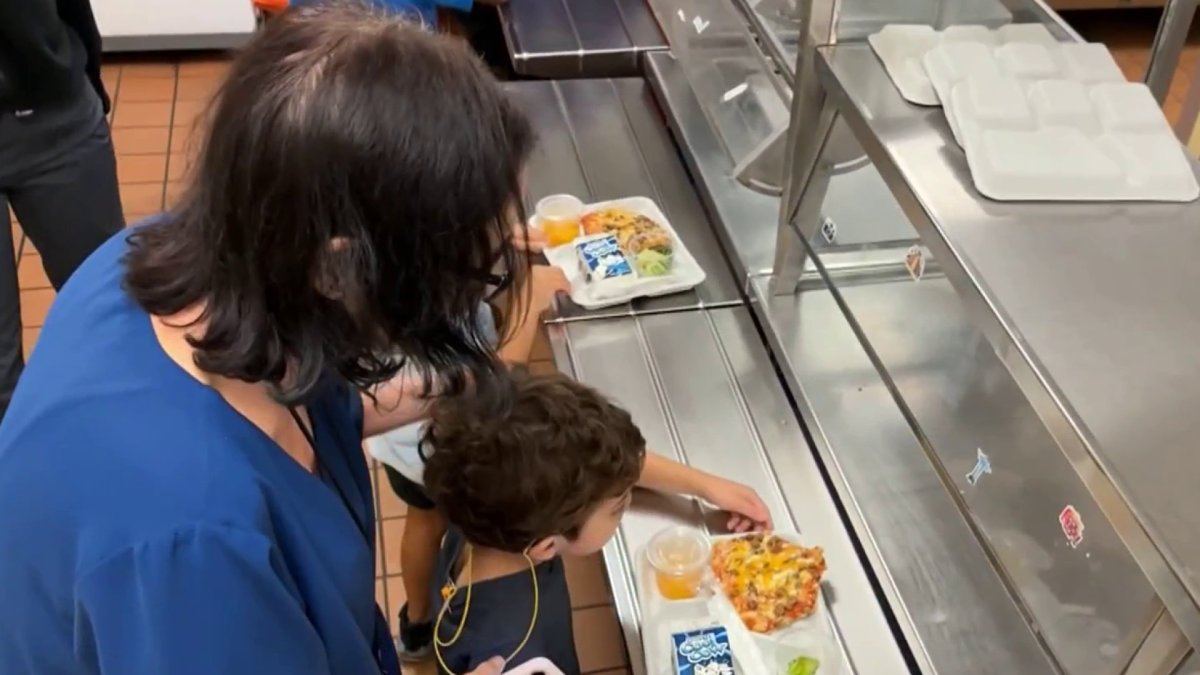 Kids can eat for free this summer at Miami-Dade and Broward schools – NBC 6 South Florida