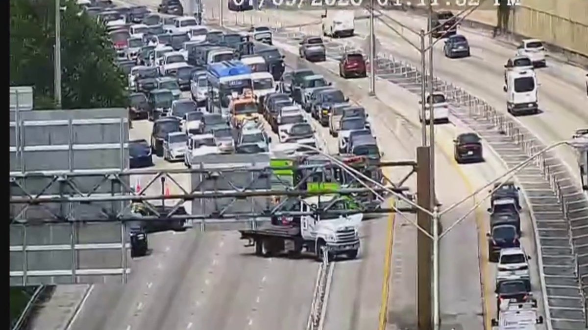 Crash closes southbound lanes of I-95 near Golden Glades in Miami-Dade – NBC 6 South Florida