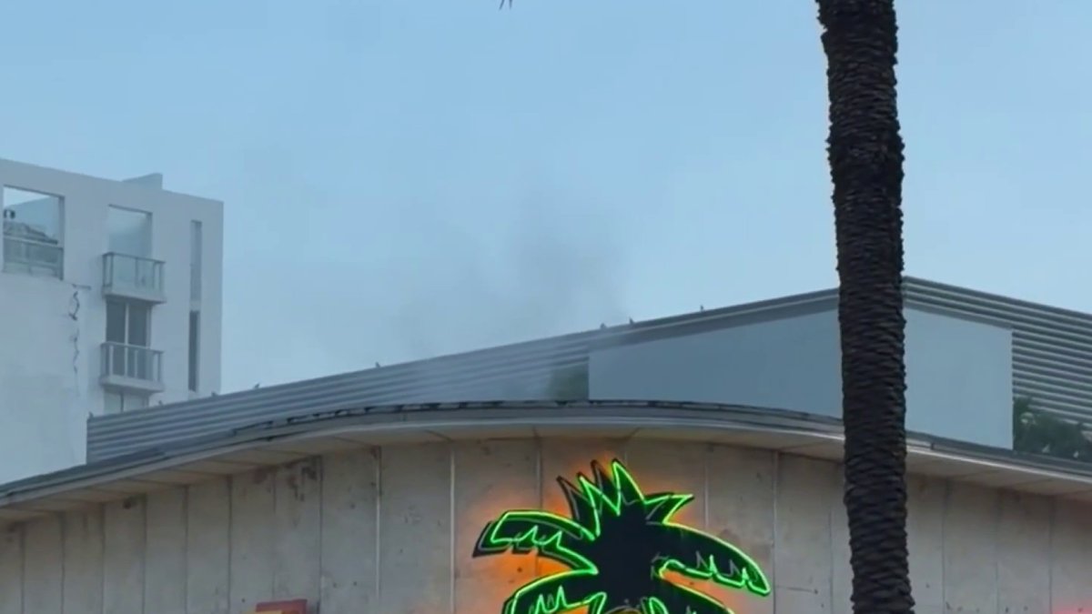 3 hurt in fire on Lincoln Road that started underground – NBC 6 South Florida