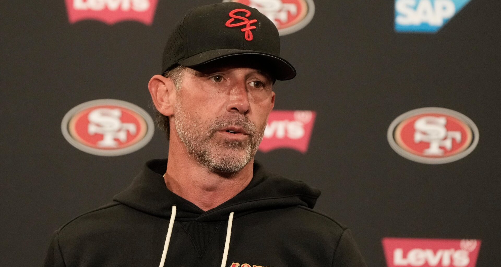 49ers coach Kyle Shanahan hurt in a car crash, limited as training camp opens – Orlando Sentinel