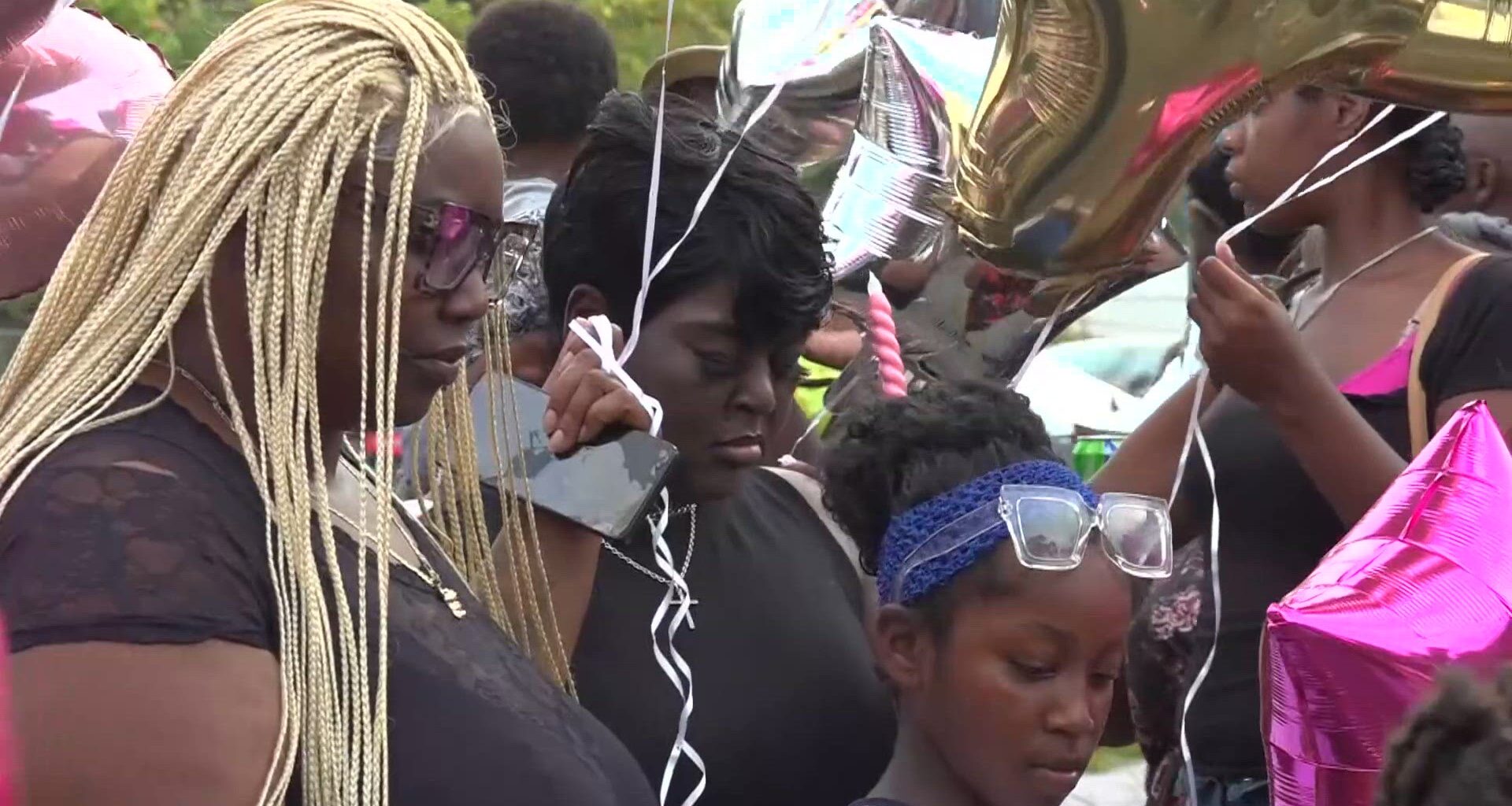 Community gathers to remember Jacksonville woman allegedly stabbed to death over $10