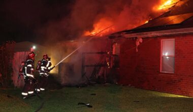 Authorities: smoke detectors alert occupants of house fire in Navarre, Florida