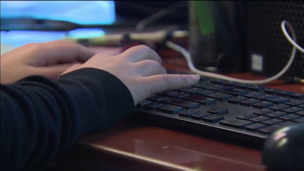 AI impacts college graduates finding jobs
