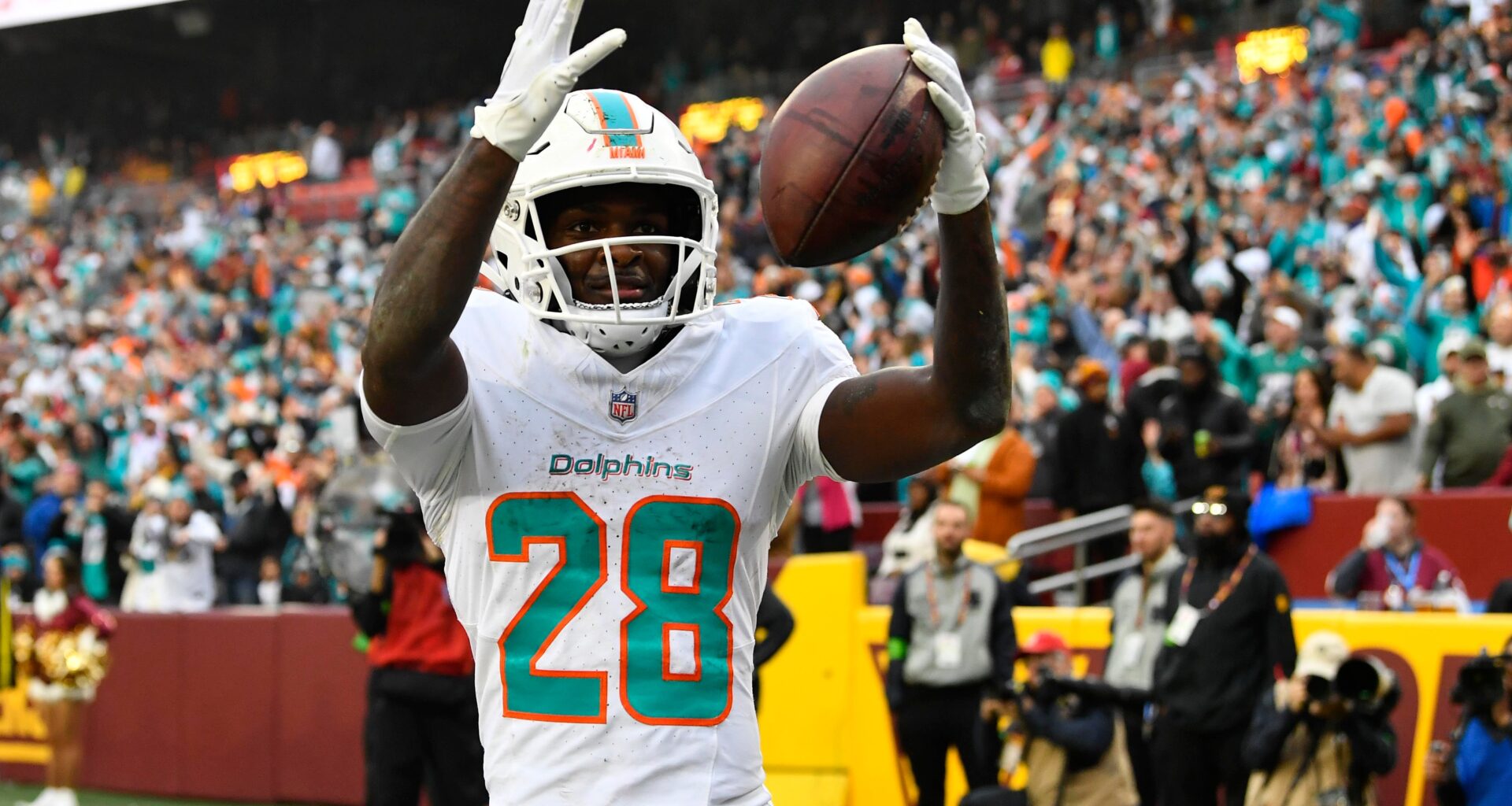 Dec 3, 2023; Landover, Maryland, USA; Miami Dolphins running back De