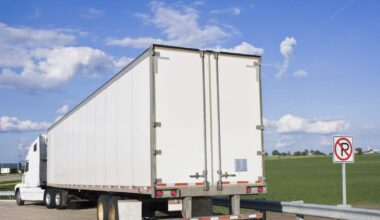 Plantation Police Search for Suspect After Stolen Tractor Trailer | NewsRadio WIOD