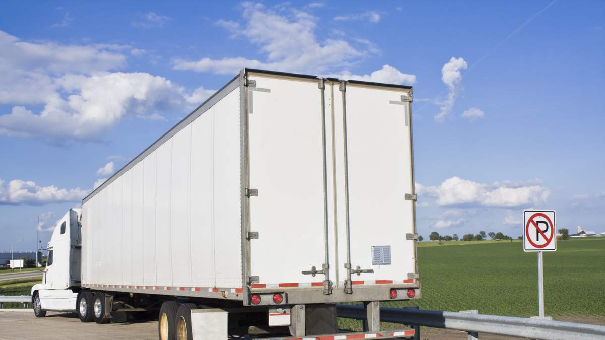 Plantation Police Search for Suspect After Stolen Tractor Trailer | NewsRadio WIOD