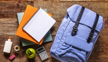 Tampa Bay Volunteers Pack 30,000 Backpacks for Local Students | NewsRadio WFLA