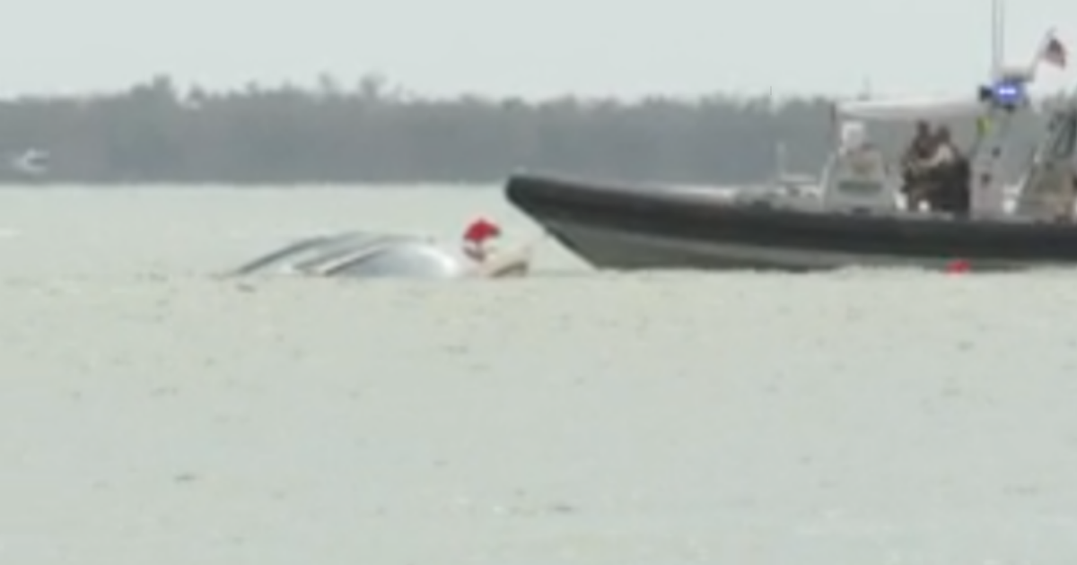 Law enforcement responds to overturned boat near Sanibel Causeway | Lee County
