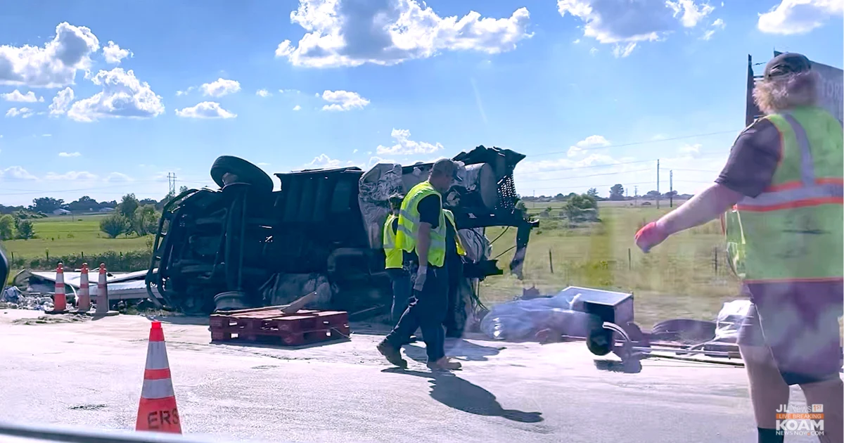 I-44: Two tractor trailers crash near Miami, one driver dead | Joplin News First