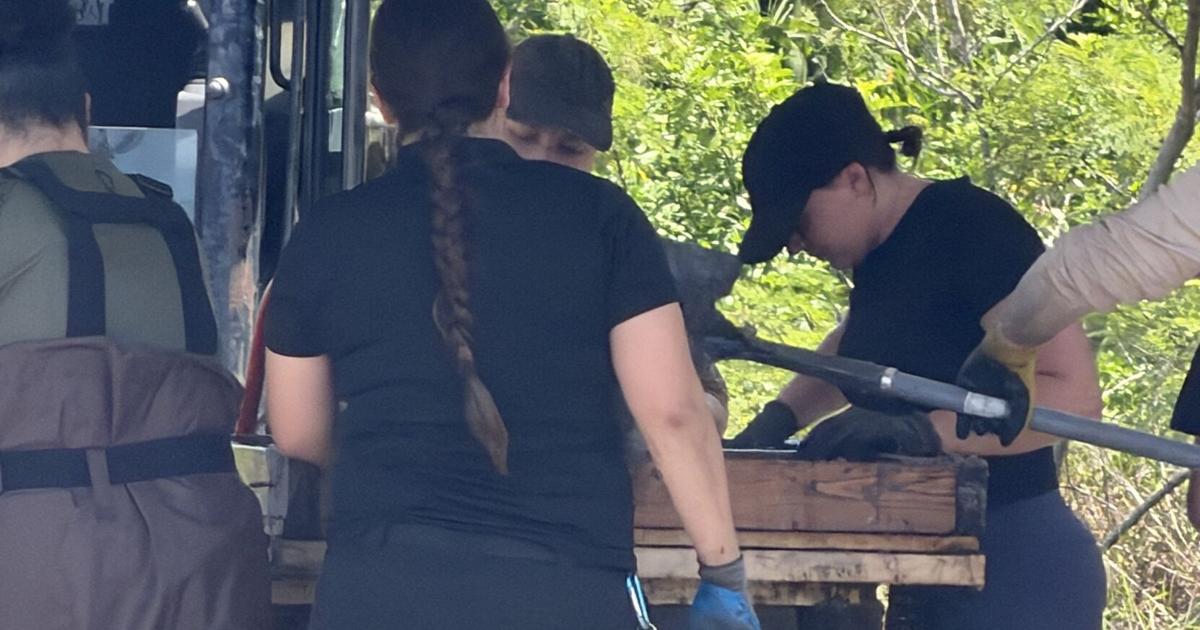 Cape Coral police dig up vacant lot near Kismet Parkway for 2nd day | Lee County