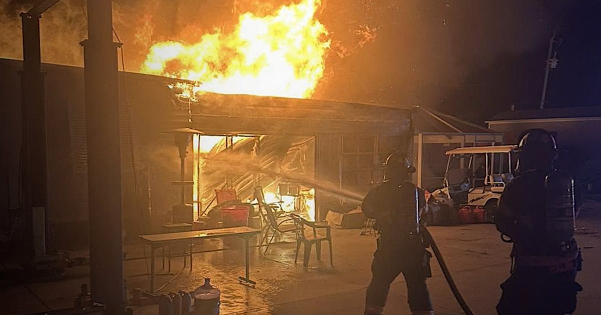 Fire tears through Flamingo Bay mobile home in St. James City | Lee County