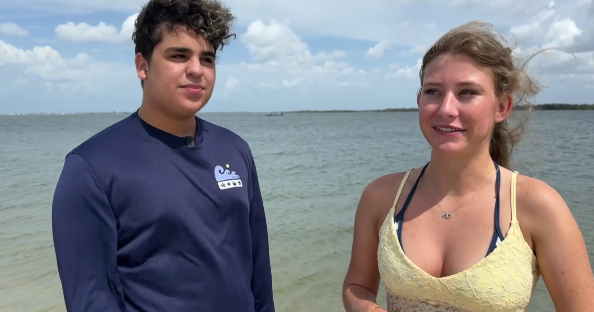 Kiteboarders flock to Sanibel as tropical system brings strong south winds | Lee County