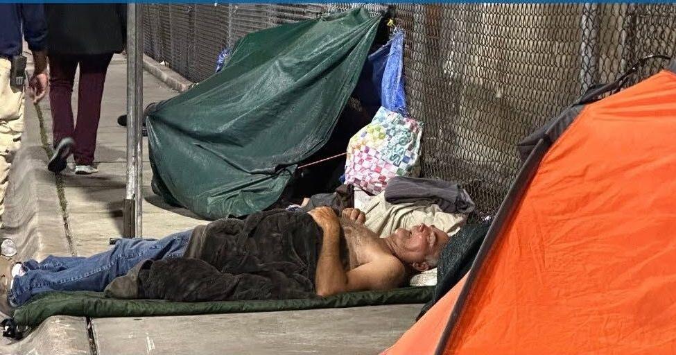 Miami commissioners to vote on ordinance making it easier to arrest homeless people sleeping outdoors | Local News & Updates | The Miami Times