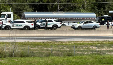 Wanted shooting suspect barricaded in vehicle on I-75 in Lee County | Lee County