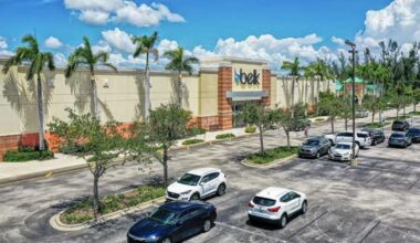 Surfside Shoppes in Cape Coral sells for $12.3M | GB Daily