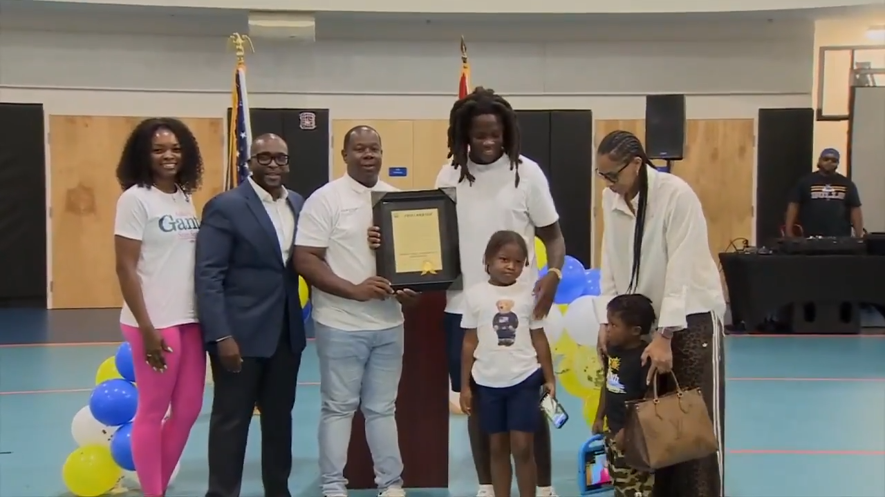 Former NFL quarterback, state senator attend ceremonial signing of ‘Teddy Bridgewater Act’ in Miami Gardens - WSVN 7News | Miami News, Weather, Sports