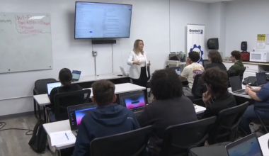 Goodwill South Florida gives students hands-on experience with AI to prepare them for the future workforce - WSVN 7News | Miami News, Weather, Sports