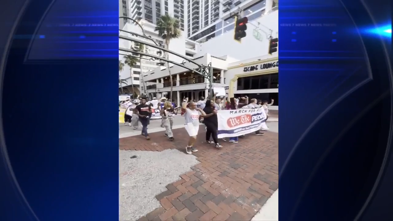 Demonstrators take to the streets in downtown Fort Lauderdale to demand protections for democracy, healthcare access - WSVN 7News | Miami News, Weather, Sports