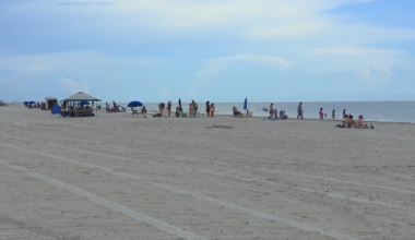 Witnesses recount seeing storm on Fort Myers beach that left 1 dead, 3 hospitalized after lightning strike - WSVN 7News | Miami News, Weather, Sports