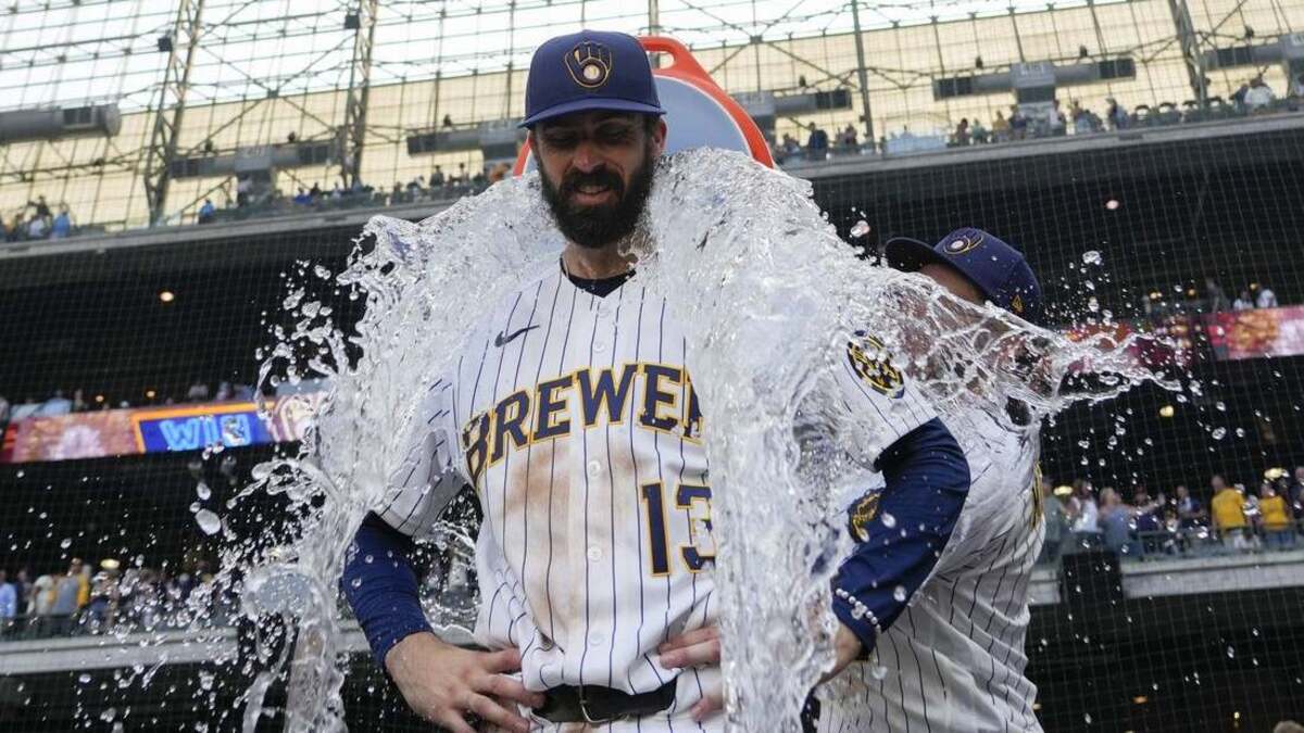 Brewers rally past Marlins 8-6 in comeback win