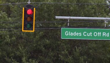Flashing traffic light at Glades Cut Off Road in St. Lucie County still not fully operational after 6 months