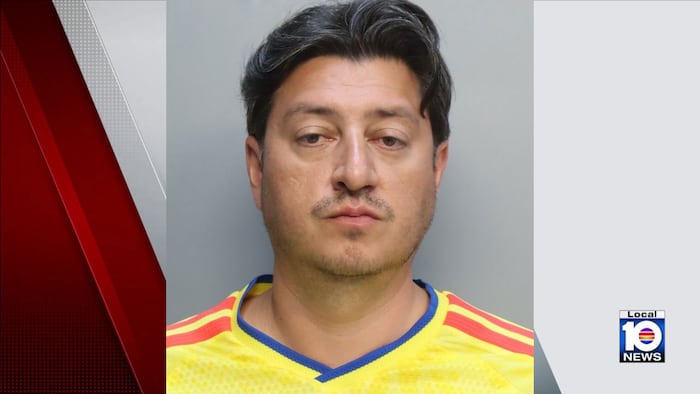 Miami Beach police officers arrest man accused of crimes over parking ticket