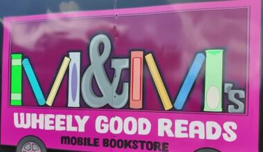 Florida mother and daughter start mobile bookstore