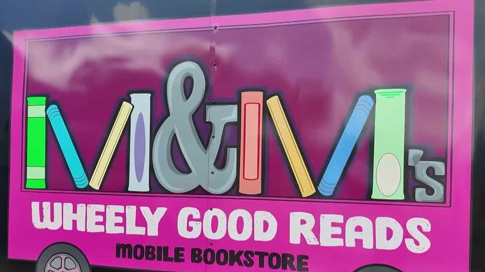Florida mother and daughter start mobile bookstore